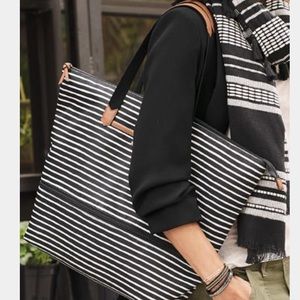 Daytripper- black and cream